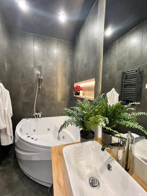 Продам трехкомнатную (3-комн.) квартиру, Чистопольская ул, 40, Казань г