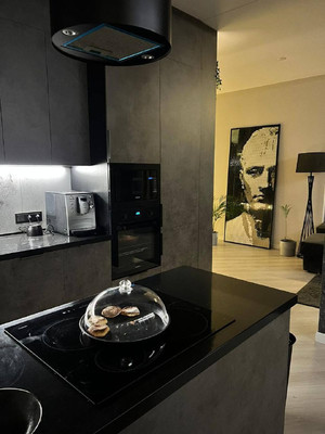 Продам трехкомнатную (3-комн.) квартиру, Чистопольская ул, 40, Казань г