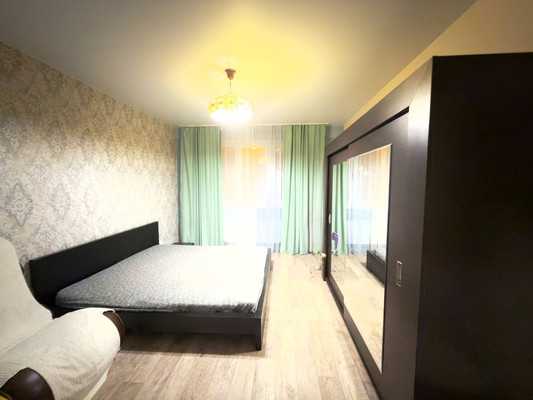 Продам двухкомнатную (2-комн.) квартиру, Галеева ул, 8ак1, Казань г