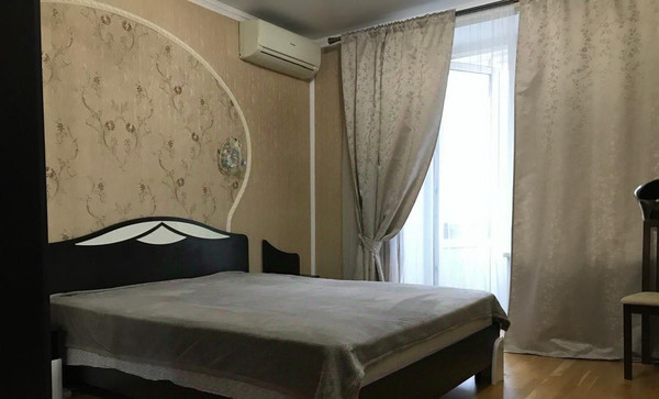 Сдам трехкомнатную (3-комн.) квартиру, Мосфильмовская ул, 17/25, Москва г