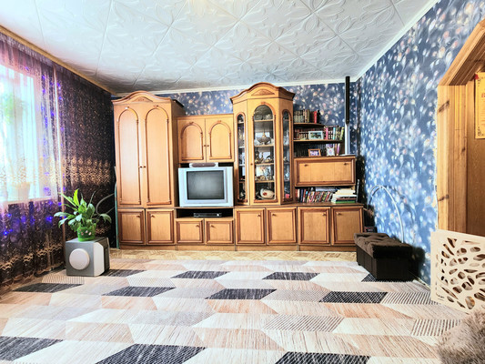 Продам трехкомнатную (3-комн.) квартиру, Д мкр, 25, Новомичуринск г