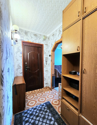 Продам трехкомнатную (3-комн.) квартиру, Д мкр, 25, Новомичуринск г