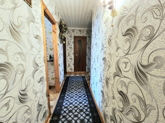 Продам трехкомнатную (3-комн.) квартиру, Д мкр, 25, Новомичуринск г