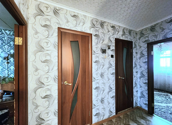 Продам трехкомнатную (3-комн.) квартиру, Д мкр, 25, Новомичуринск г