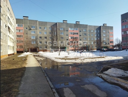 Продам трехкомнатную (3-комн.) квартиру, Д мкр, 25, Новомичуринск г