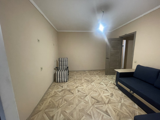 Продам трехкомнатную (3-комн.) квартиру, Баулинская (Новые Островцы мкр) ул, 4, Островцы д