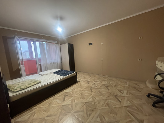 Продам трехкомнатную (3-комн.) квартиру, Баулинская (Новые Островцы мкр) ул, 4, Островцы д