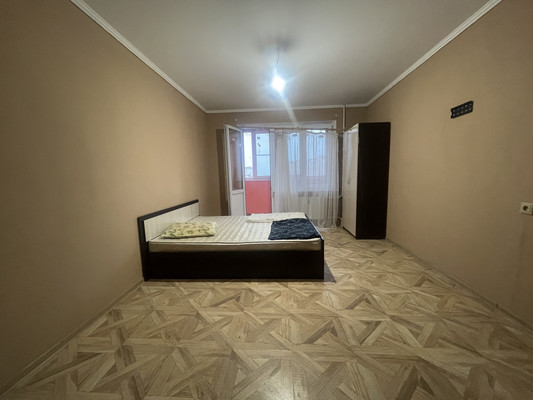 Продам трехкомнатную (3-комн.) квартиру, Баулинская (Новые Островцы мкр) ул, 4, Островцы д