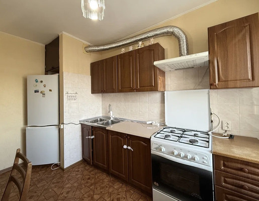 Продам трехкомнатную (3-комн.) квартиру, 60 лет Октября ул, 4, Симферополь г