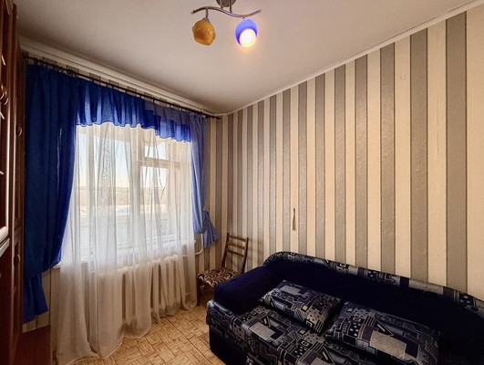 Продам трехкомнатную (3-комн.) квартиру, 60 лет Октября ул, 4, Симферополь г