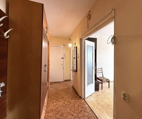 Продам трехкомнатную (3-комн.) квартиру, 60 лет Октября ул, 4, Симферополь г