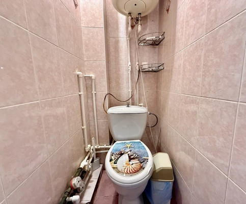 Продам трехкомнатную (3-комн.) квартиру, 60 лет Октября ул, 4, Симферополь г