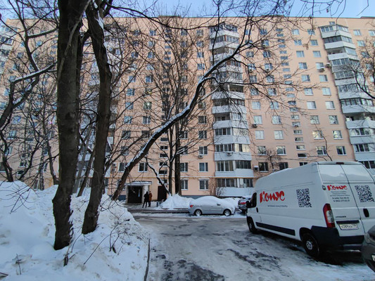 Продам двухкомнатную (2-комн.) квартиру, Кировоградская ул, 24к1, Москва г