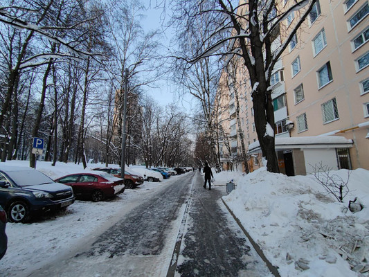 Продам двухкомнатную (2-комн.) квартиру, Кировоградская ул, 24к1, Москва г