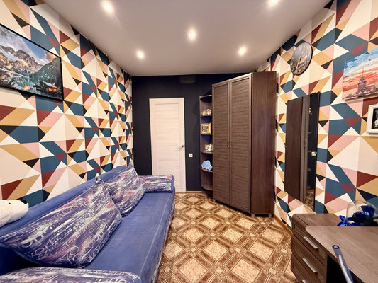 Продам многокомнатную квартиру, Первомайская ул, 6, Запрудня рп