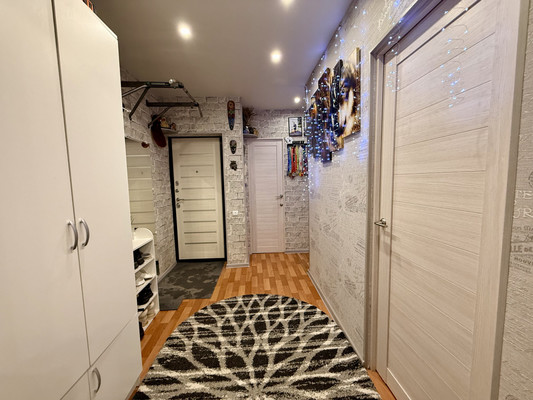 Продам многокомнатную квартиру, Первомайская ул, 6, Запрудня рп