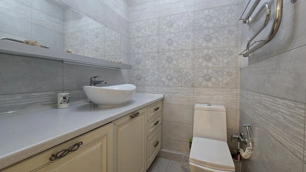 Продам двухкомнатную (2-комн.) квартиру, Лермонтова ул, 118, Анапа г