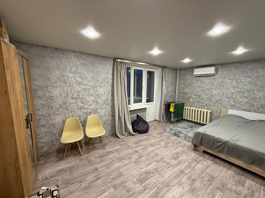 Продам однокомнатную (1-комн.) квартиру, Камская ул, 12, Симферополь г