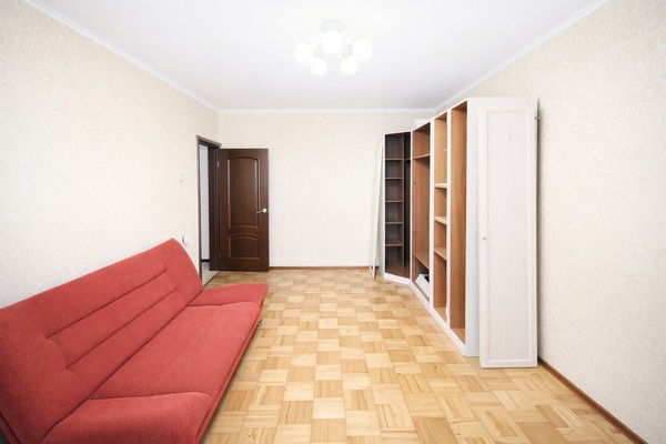 Продам трехкомнатную (3-комн.) квартиру, Генерала Кузнецова ул, 20, Москва г
