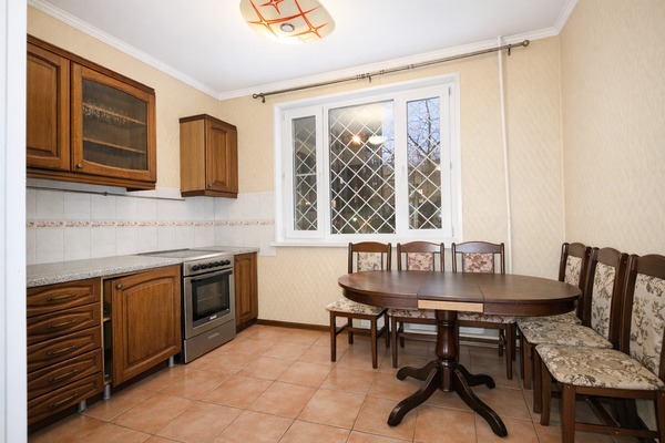 Продам трехкомнатную (3-комн.) квартиру, Генерала Кузнецова ул, 20, Москва г