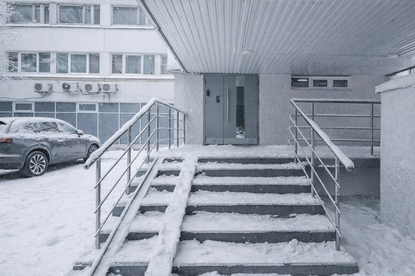 Продам трехкомнатную (3-комн.) квартиру, Ленинский пр-кт, 102, Москва г