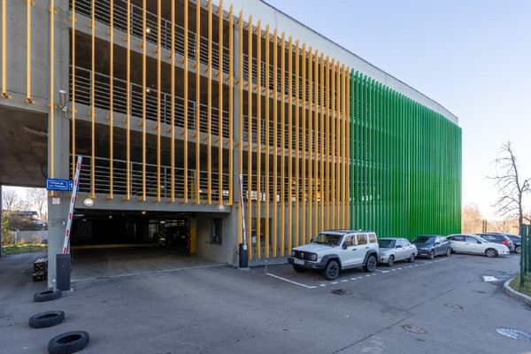 Продам машиноместо 13 м2, Галеева ул, 18, Казань г