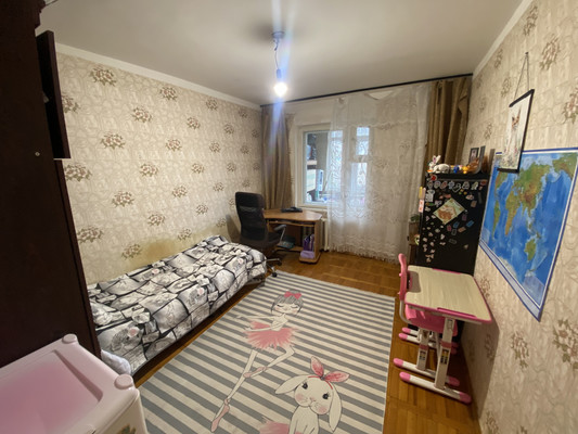 Продам трехкомнатную (3-комн.) квартиру, Горная ул, 1, Агой с