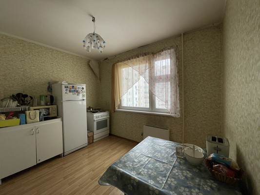 Продам трехкомнатную (3-комн.) квартиру, Брусилова ул, 15, Москва г