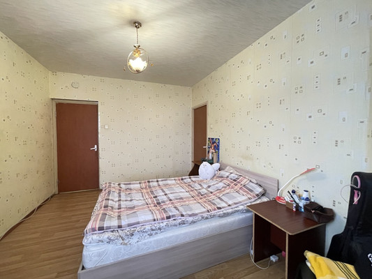 Продам трехкомнатную (3-комн.) квартиру, Брусилова ул, 15, Москва г