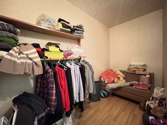 Продам трехкомнатную (3-комн.) квартиру, Брусилова ул, 15, Москва г