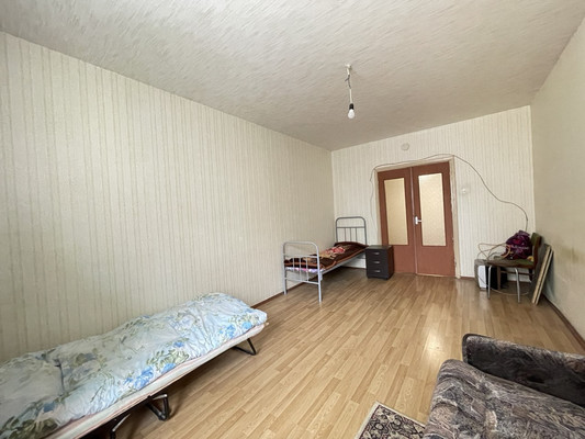 Продам трехкомнатную (3-комн.) квартиру, Брусилова ул, 15, Москва г