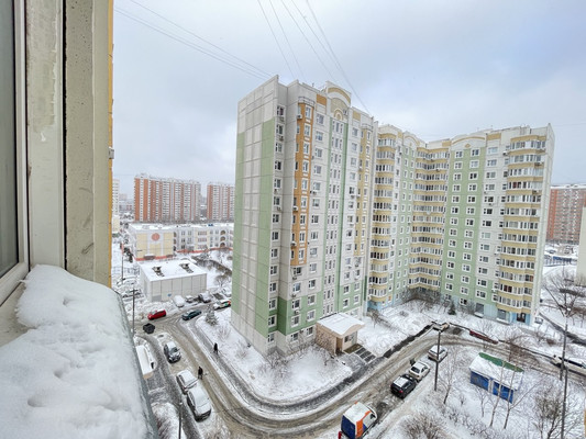 Продам трехкомнатную (3-комн.) квартиру, Брусилова ул, 15, Москва г