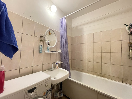 Продам трехкомнатную (3-комн.) квартиру, Брусилова ул, 15, Москва г