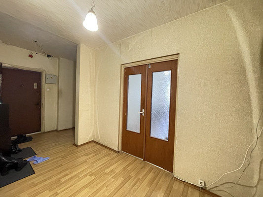 Продам трехкомнатную (3-комн.) квартиру, Брусилова ул, 15, Москва г