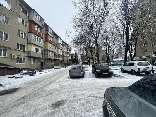 Продам двухкомнатную (2-комн.) квартиру, Щаденко ул, 22, Нальчик г