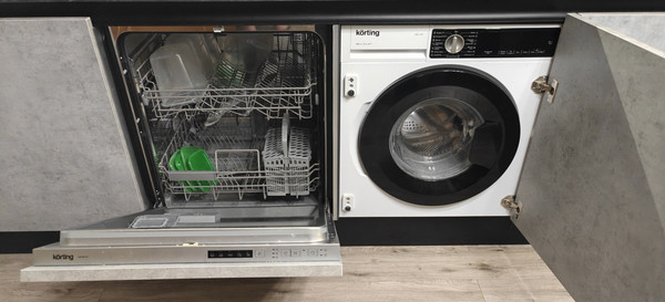 Продам трехкомнатную (3-комн.) квартиру, Сизова пр-кт, 14, Санкт-Петербург г