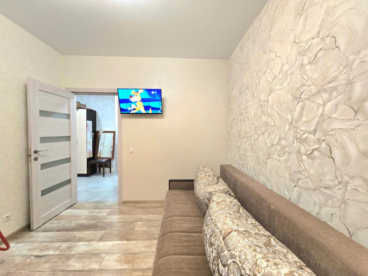 Продам трехкомнатную (3-комн.) квартиру, Лесная ул, 7к1, Ерино д