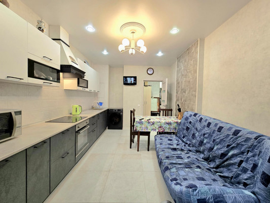 Продам трехкомнатную (3-комн.) квартиру, Лесная ул, 7к1, Ерино д