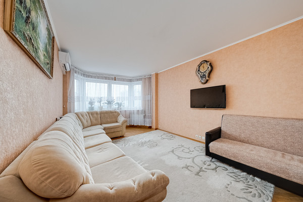 Продам трехкомнатную (3-комн.) квартиру, Волынская ул, 10, Москва г