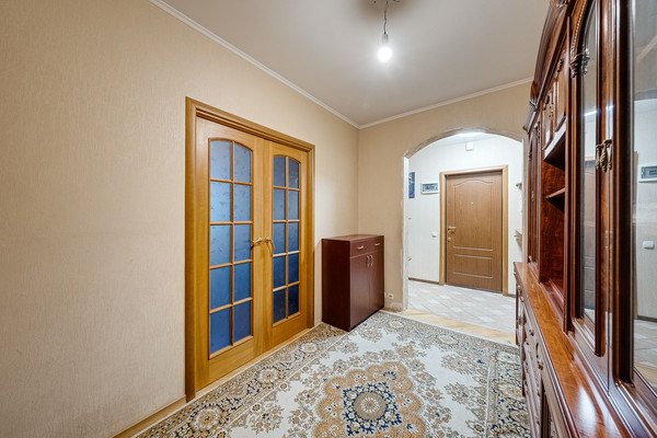 Продам трехкомнатную (3-комн.) квартиру, Волынская ул, 10, Москва г