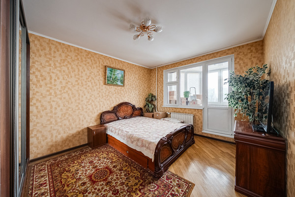 Продам трехкомнатную (3-комн.) квартиру, Волынская ул, 10, Москва г