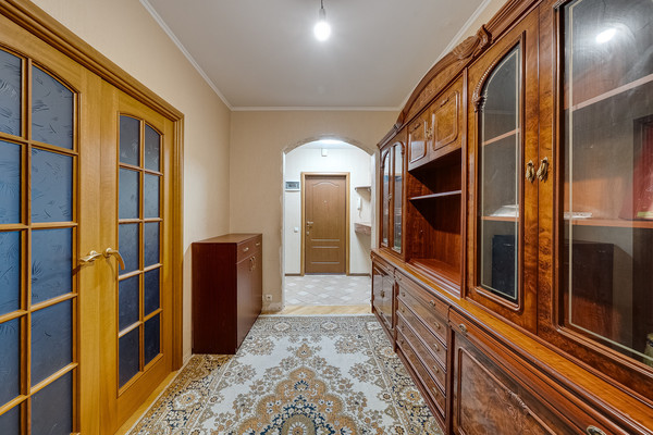 Продам трехкомнатную (3-комн.) квартиру, Волынская ул, 10, Москва г