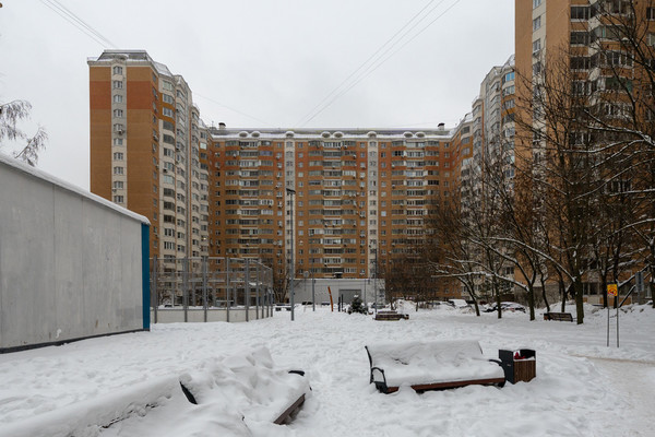 Продам трехкомнатную (3-комн.) квартиру, Волынская ул, 10, Москва г