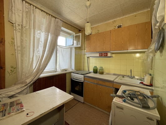 Продам трехкомнатную (3-комн.) квартиру, Ленина ул, 66, Волгодонск г