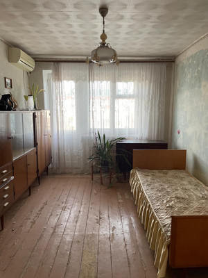 Продам трехкомнатную (3-комн.) квартиру, Ленина ул, 66, Волгодонск г