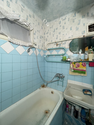 Продам трехкомнатную (3-комн.) квартиру, Ленина ул, 66, Волгодонск г