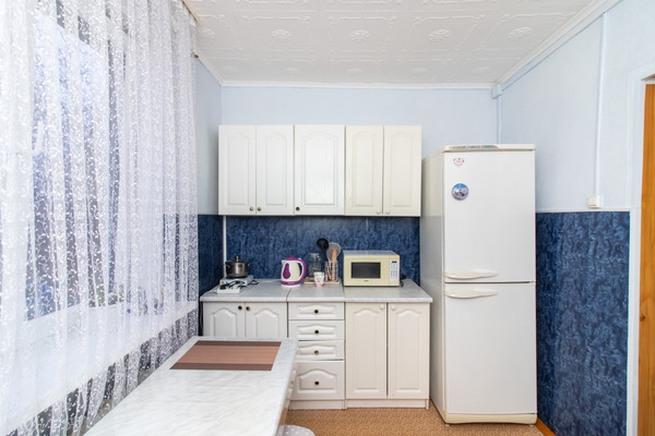 Продам двухкомнатную (2-комн.) квартиру, Школьная ул, 4, Ханты-Мансийск г