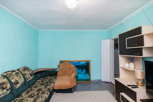 Продам двухкомнатную (2-комн.) квартиру, Школьная ул, 4, Ханты-Мансийск г