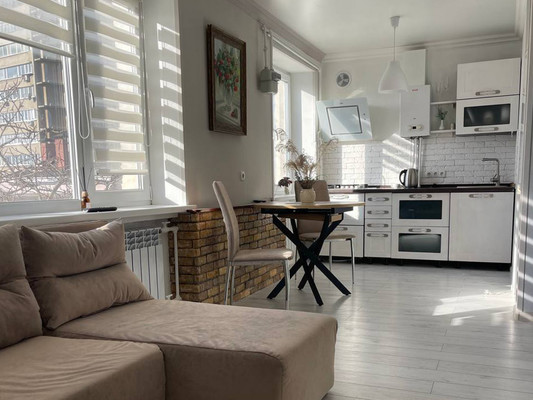 Продам двухкомнатную (2-комн.) квартиру, Молодых Подпольщиков пер, 7, Симферополь г