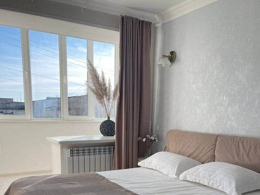 Продам двухкомнатную (2-комн.) квартиру, Молодых Подпольщиков пер, 7, Симферополь г